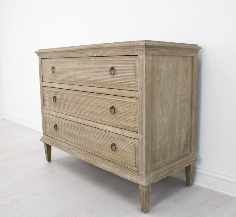 Mia Oak Dresser