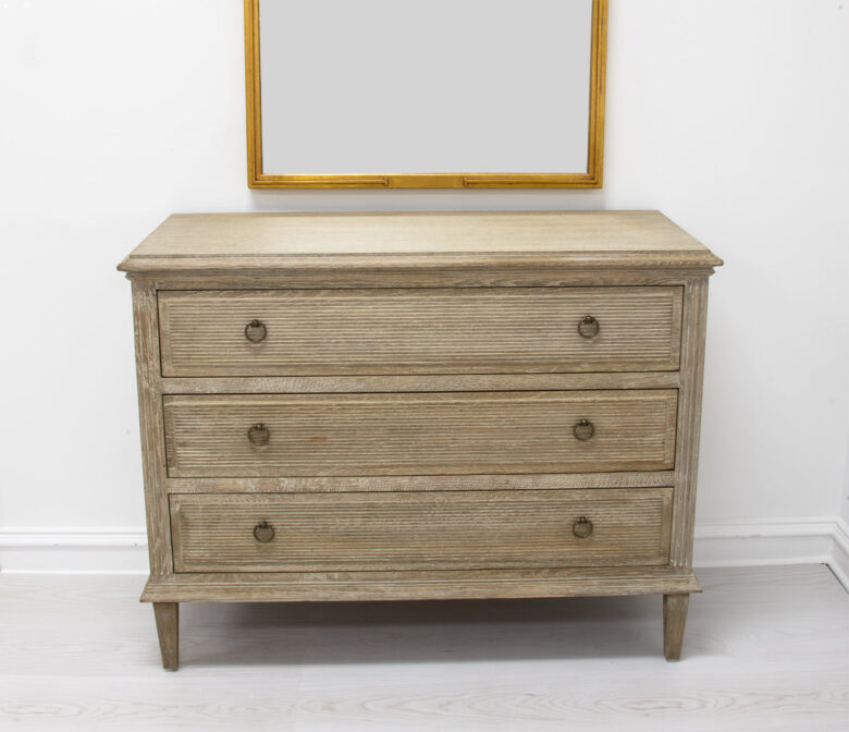 Mia Oak Dresser