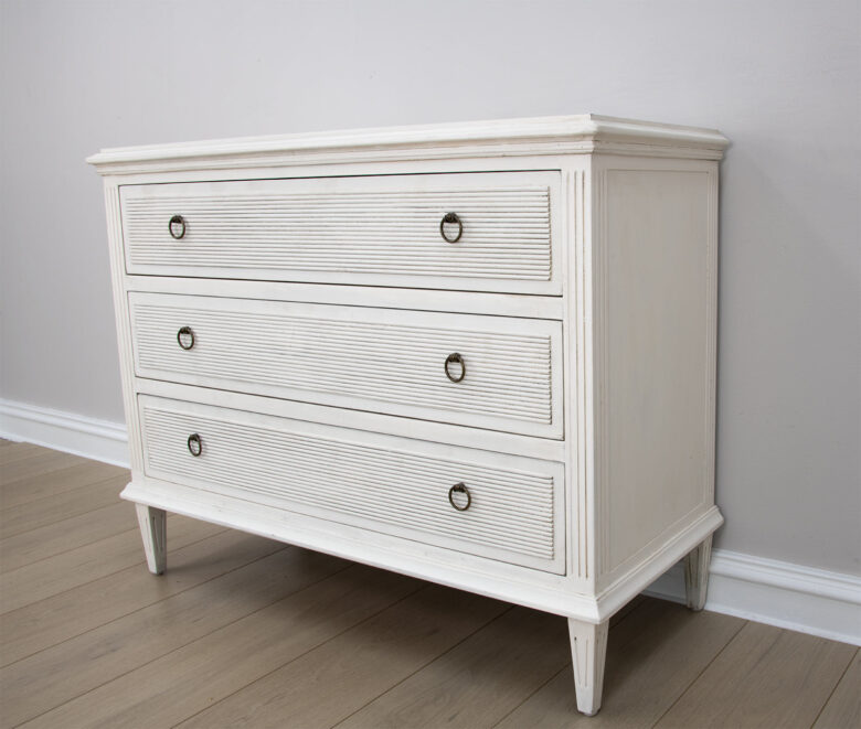 Mia White Dresser