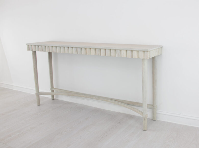 Mano Light Oak Console Table - Image 2