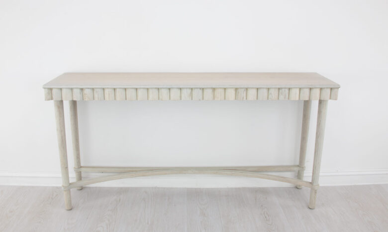 Mano Light Oak Console Table - Image 3