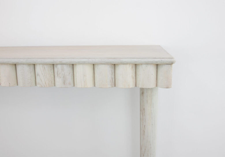 Mano Light Oak Console Table - Image 4