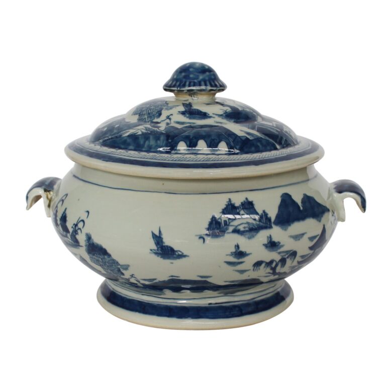 Blue And White Porcelain Oval Fruit Jar With Lid