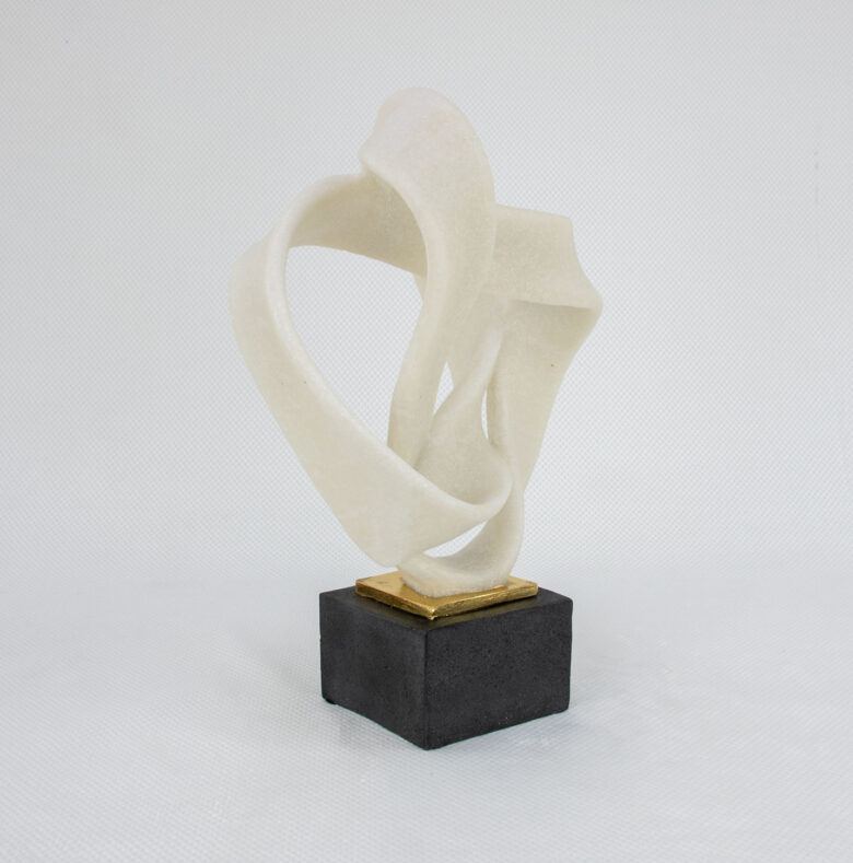 Infinity Loop Sculpture - Image 3