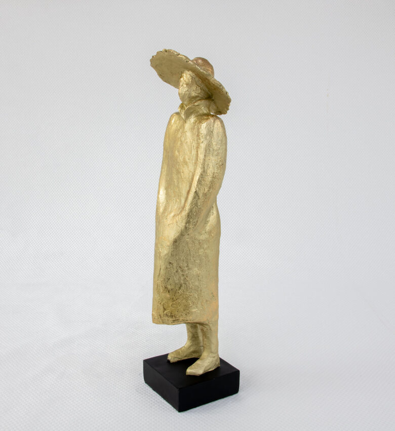 Waiting Man Sculpture - Image 8